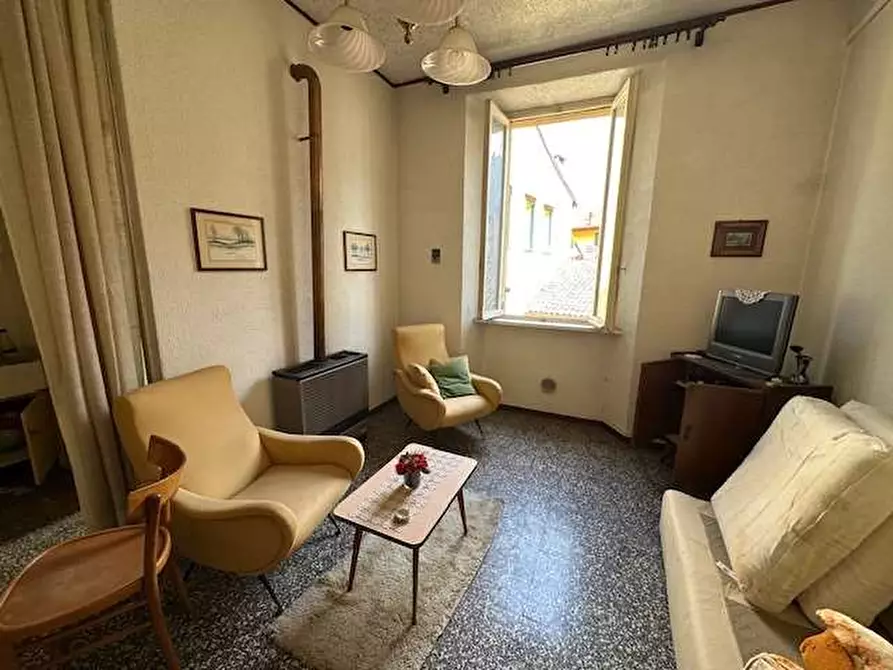 Immagine 8 di Bilocale in vendita  in Via Cadorna 29 a Como