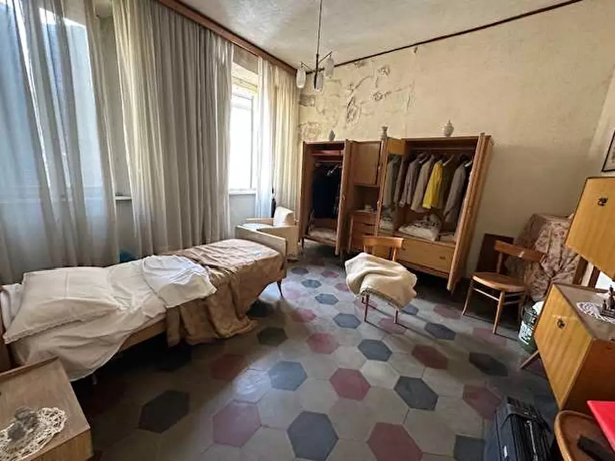 Immagine 18 di Bilocale in vendita  in Via Cadorna 29 a Como