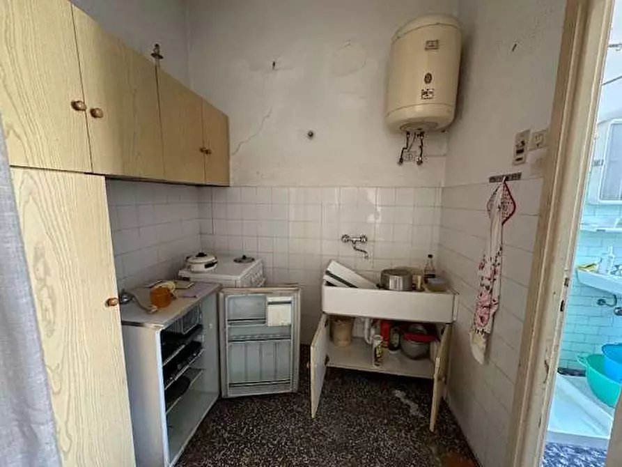 Immagine 11 di Bilocale in vendita  in Via Cadorna 29 a Como