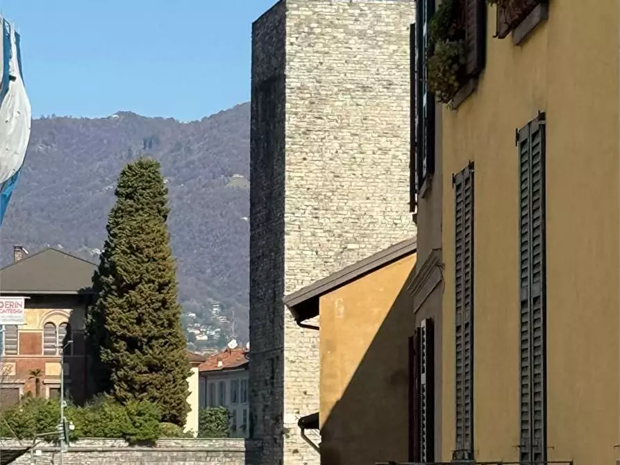 Immagine 11 di Bilocale in affitto  in Via Giulini 2 a Como