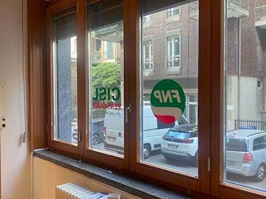 Immagine 4 di Appartamento in vendita  in via Rezzonico 34 a Como