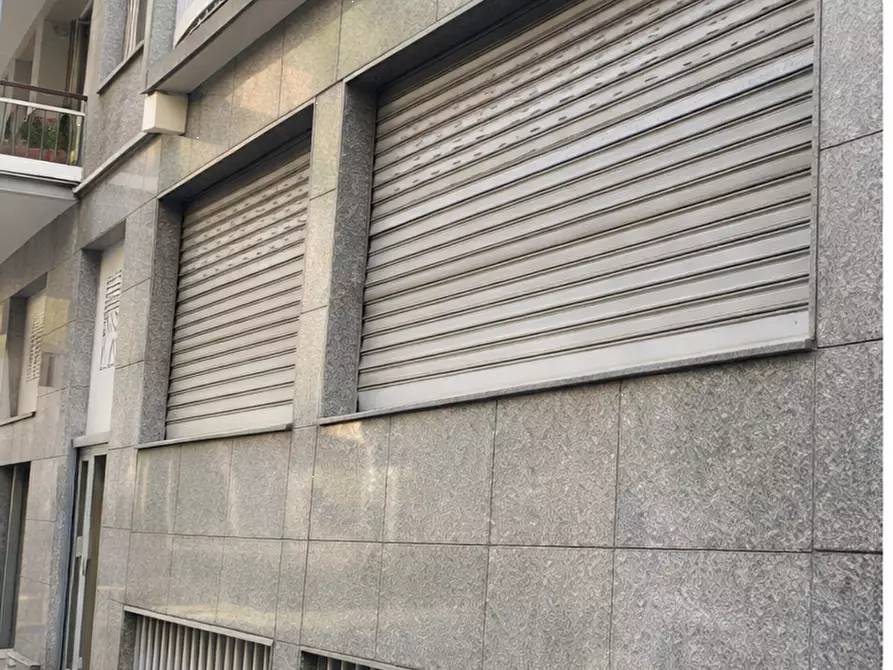 Immagine 16 di Appartamento in vendita  in via Rezzonico 34 a Como