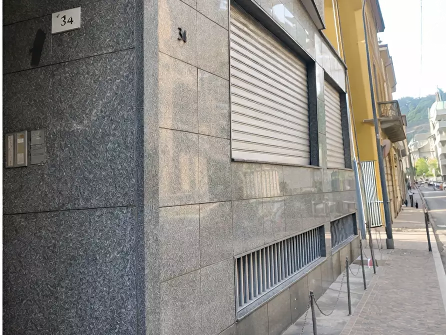 Immagine 15 di Appartamento in vendita  in via Rezzonico 34 a Como