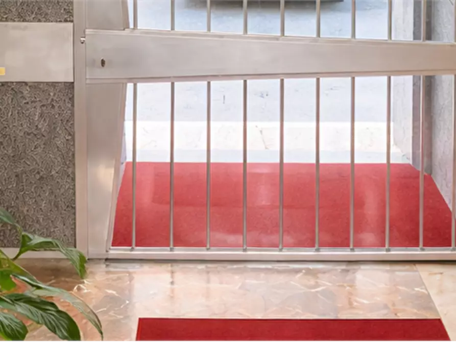 Immagine 2 di Appartamento in vendita  in via Rezzonico 34 a Como