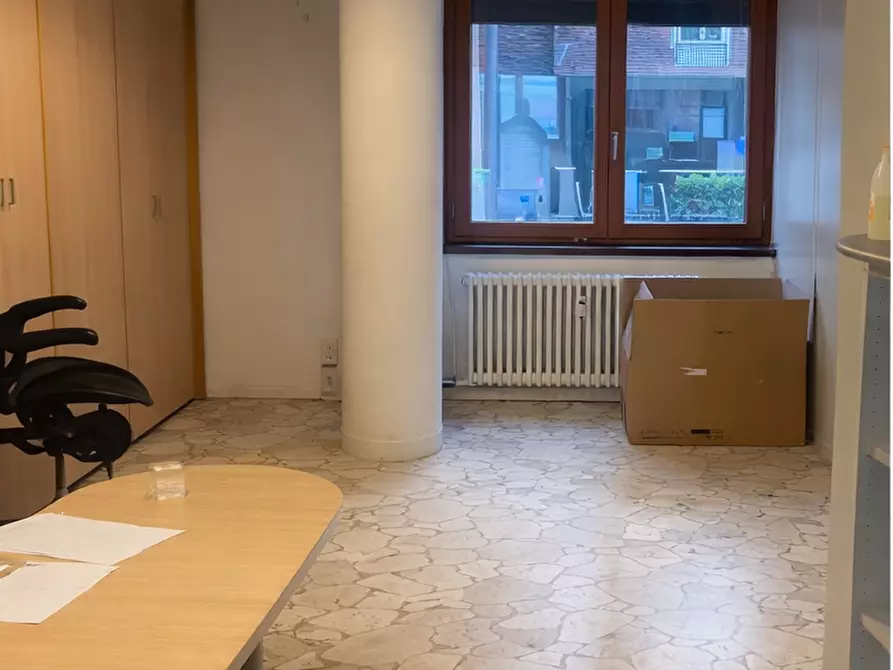 Immagine 9 di Appartamento in vendita  in via Rezzonico 34 a Como