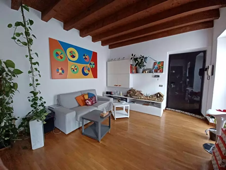 Immagine 1 di Bilocale in affitto  in Via Milano  34 a Como