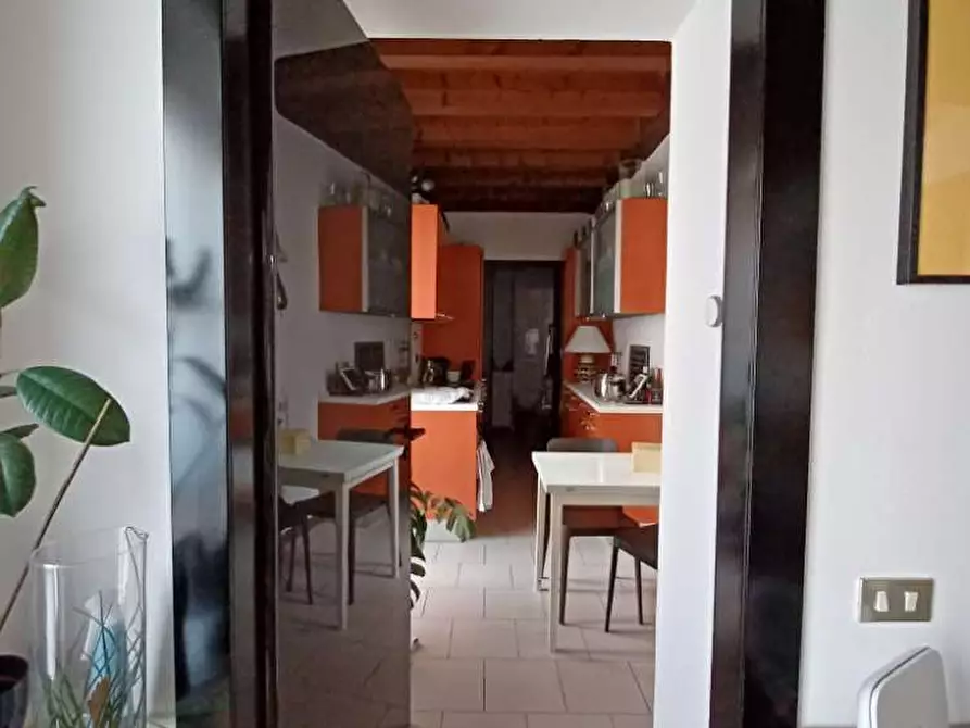 Immagine 8 di Bilocale in affitto  in Via Milano  34 a Como