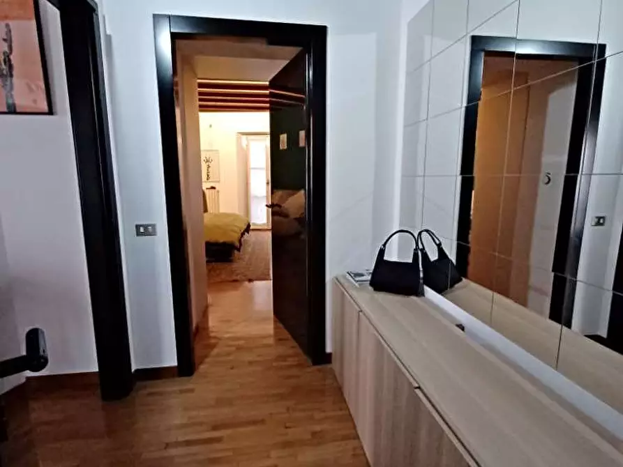 Immagine 10 di Bilocale in affitto  in Via Milano  34 a Como