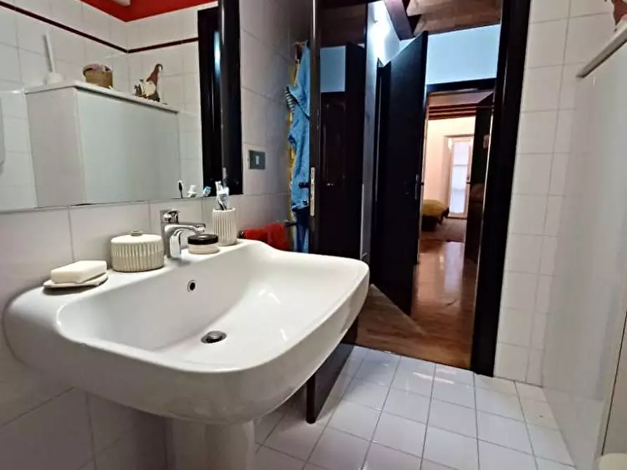 Immagine 13 di Bilocale in affitto  in Via Milano  34 a Como