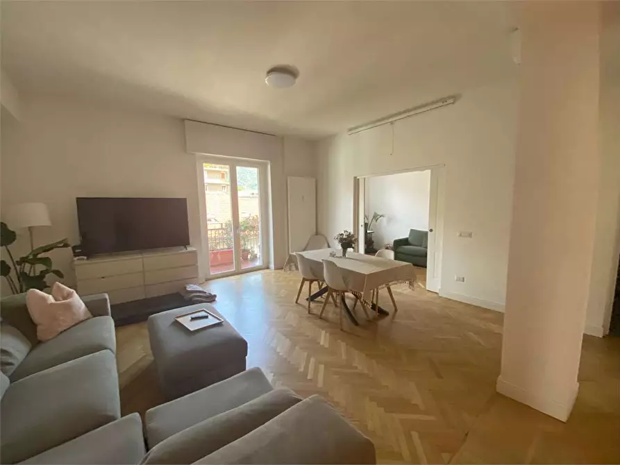 Immagine 4 di Appartamento in vendita  in Via Santo Garovaglio 61 a Como