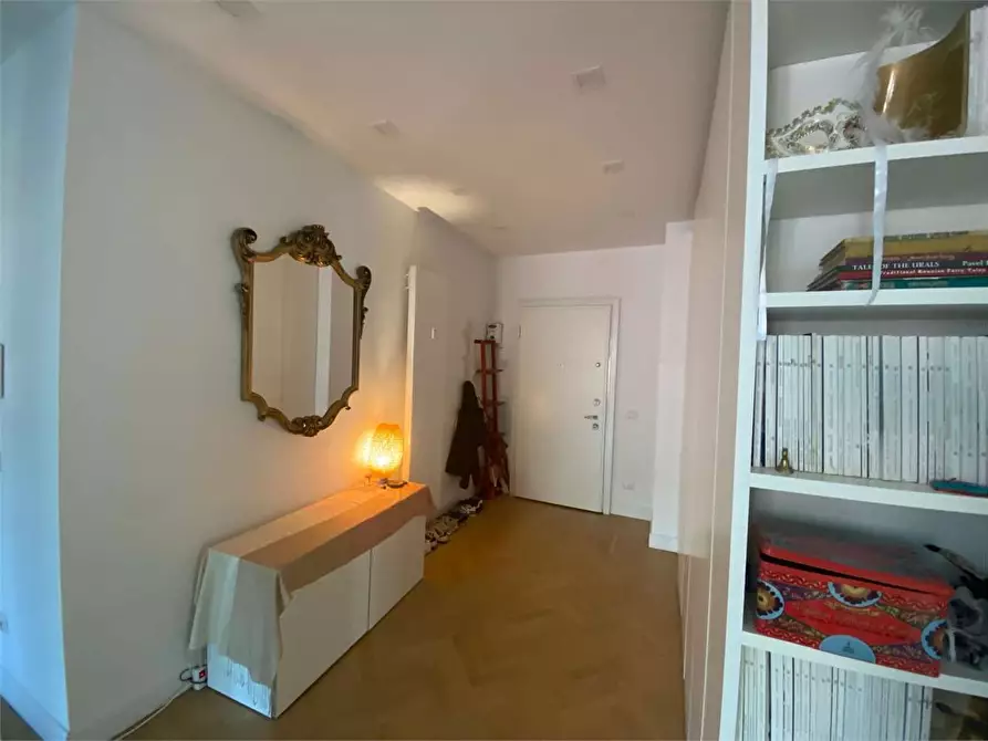 Immagine 5 di Appartamento in vendita  in Via Santo Garovaglio 61 a Como