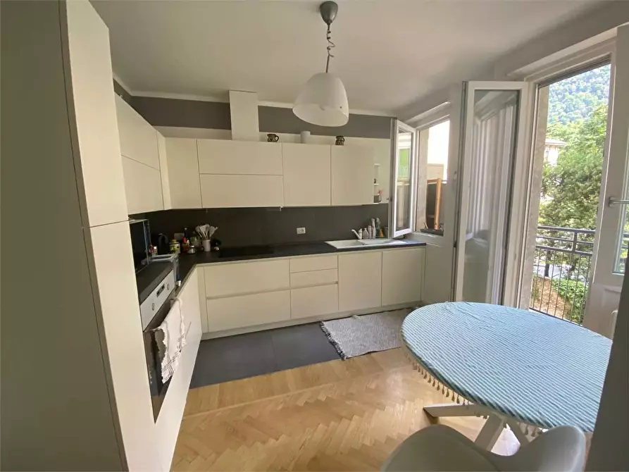Immagine 9 di Appartamento in vendita  in Via Santo Garovaglio 61 a Como