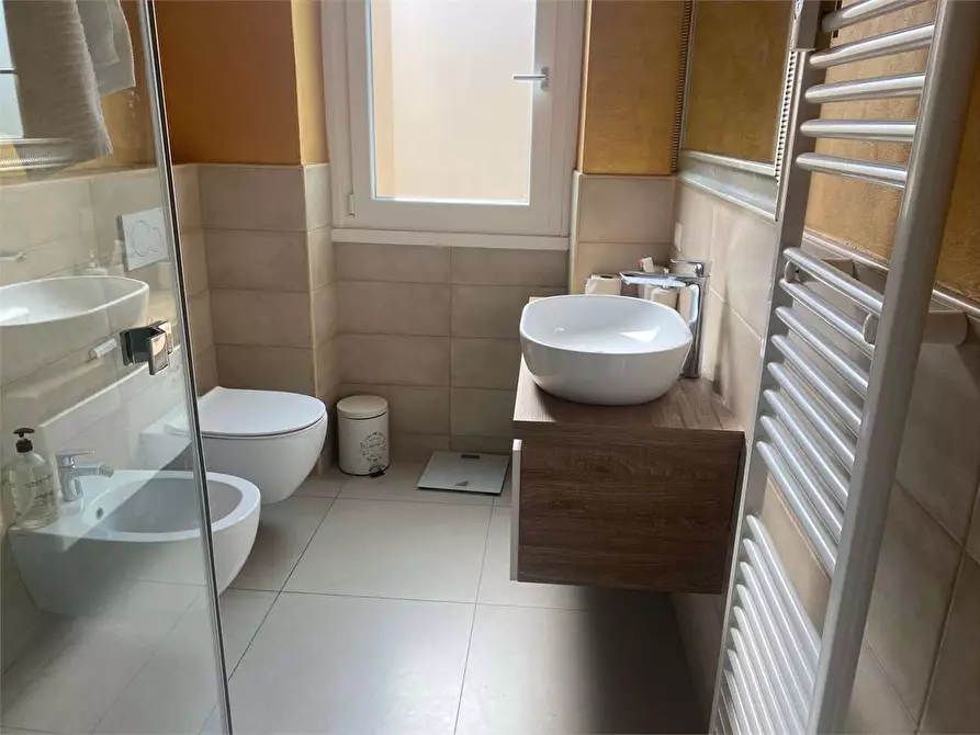 Immagine 22 di Appartamento in vendita  in Via Santo Garovaglio 61 a Como