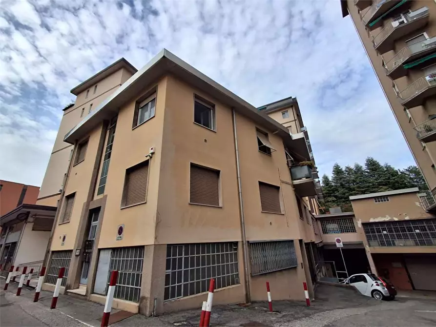Immagine 3 di Appartamento in vendita  in via anzani 52 a Como