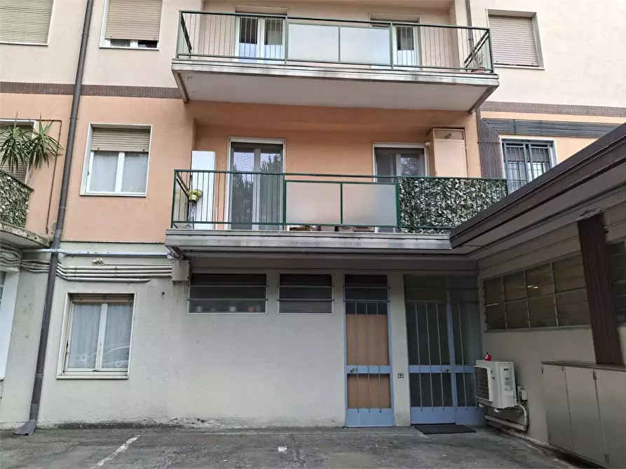 Immagine 32 di Appartamento in vendita  in via anzani 52 a Como