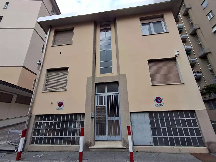 Immagine 1 di Appartamento in vendita  in via anzani 52 a Como