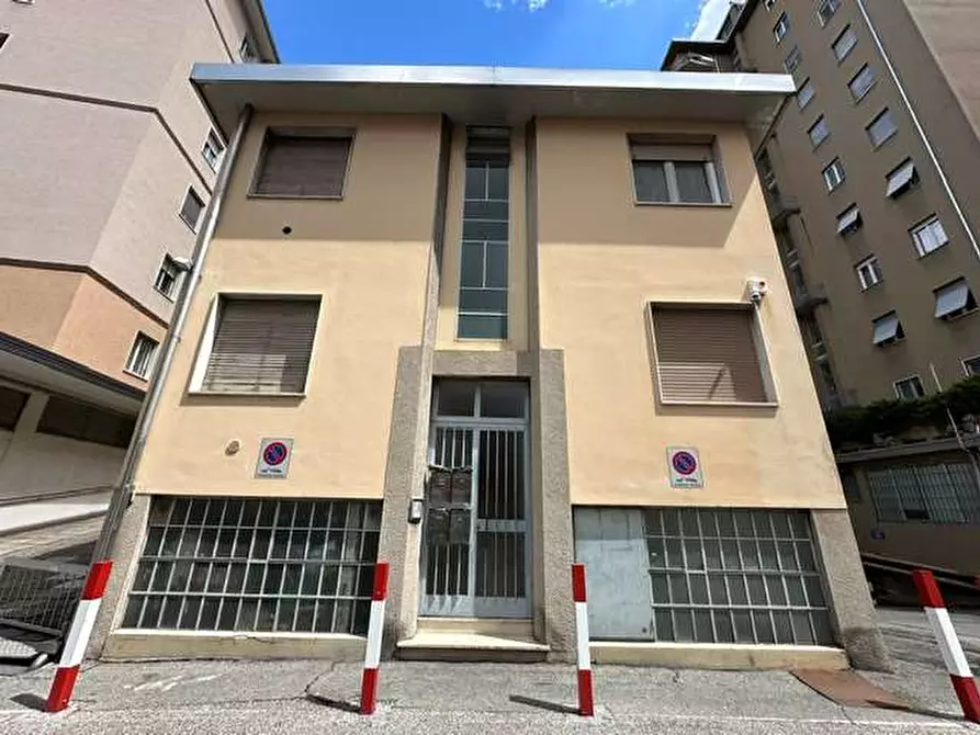Immagine 2 di Appartamento in vendita  in via anzani 52 a Como
