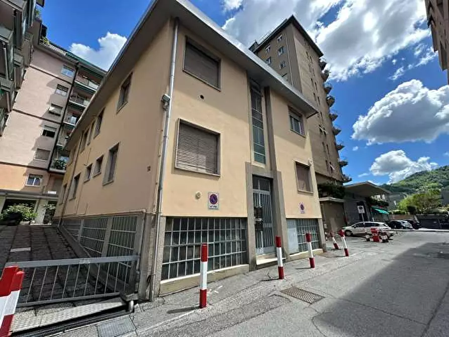 Immagine 1 di Appartamento in vendita  in via anzani 52 a Como