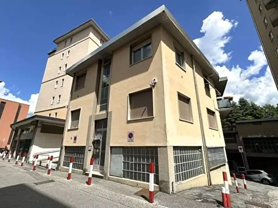 Immagine 18 di Appartamento in vendita  in via anzani 52 a Como