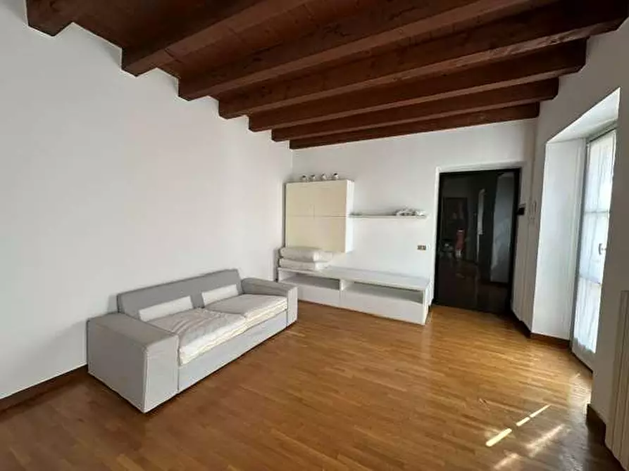 Immagine 3 di Bilocale in affitto  in Via Milano  34 a Como