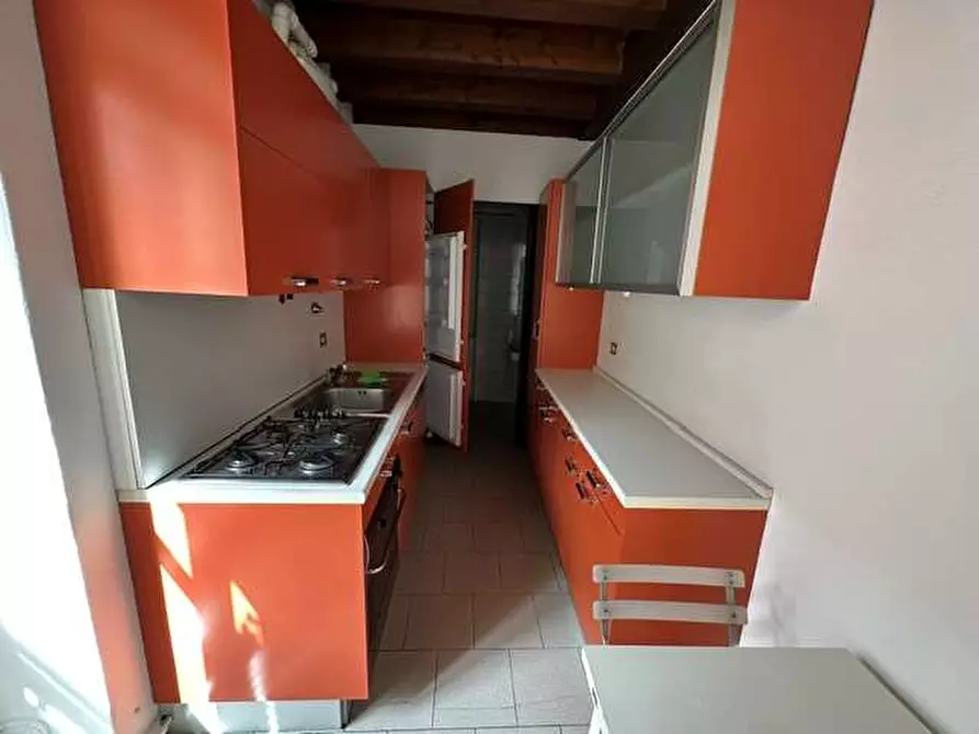 Immagine 8 di Bilocale in affitto  in Via Milano  34 a Como