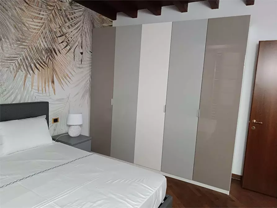Immagine 13 di Appartamento in affitto  in Via Giovio 15 a Como