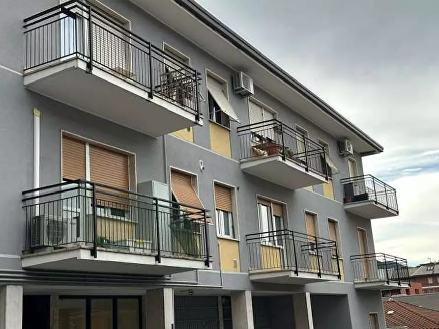 Immagine 19 di Appartamento in affitto  in Via Monte Grappa 24 a Como