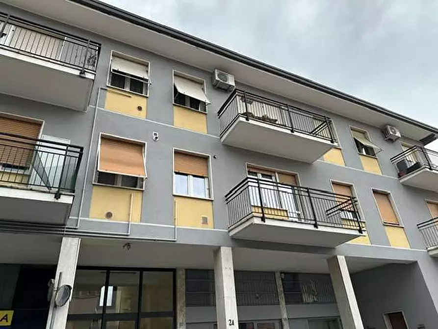 Immagine 20 di Appartamento in affitto  in Via Monte Grappa 24 a Como