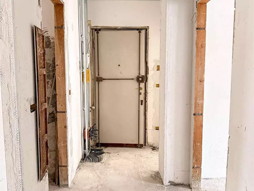 Immagine 10 di Appartamento in vendita  in Via Anzani 25 a Como