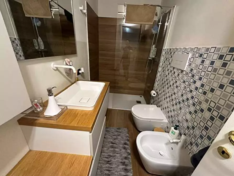 Immagine 6 di Appartamento in affitto  in Via Milano  181 a Como