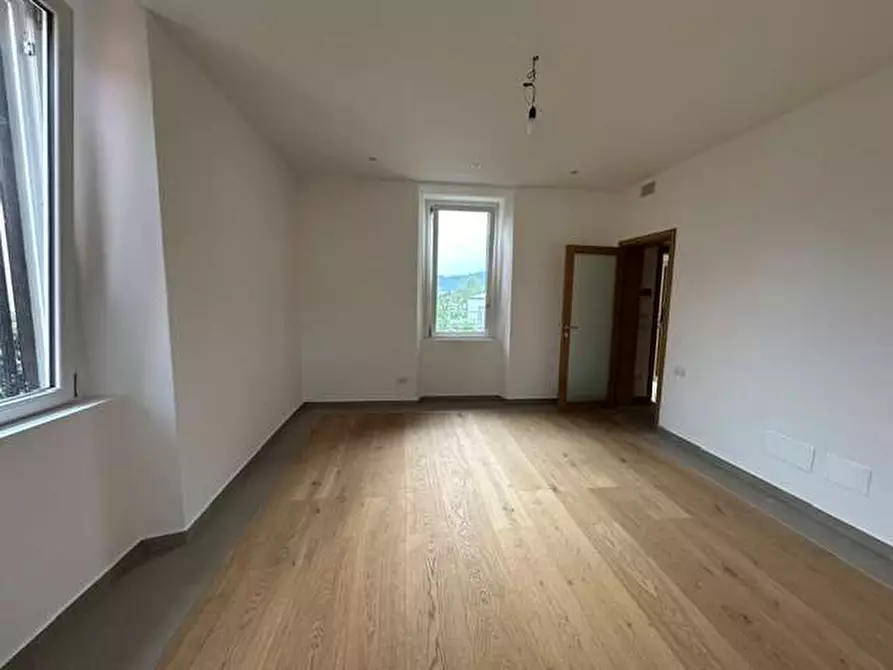 Immagine 24 di Porzione di villa in vendita  in Via beato Geremia Lambertenghi a Como
