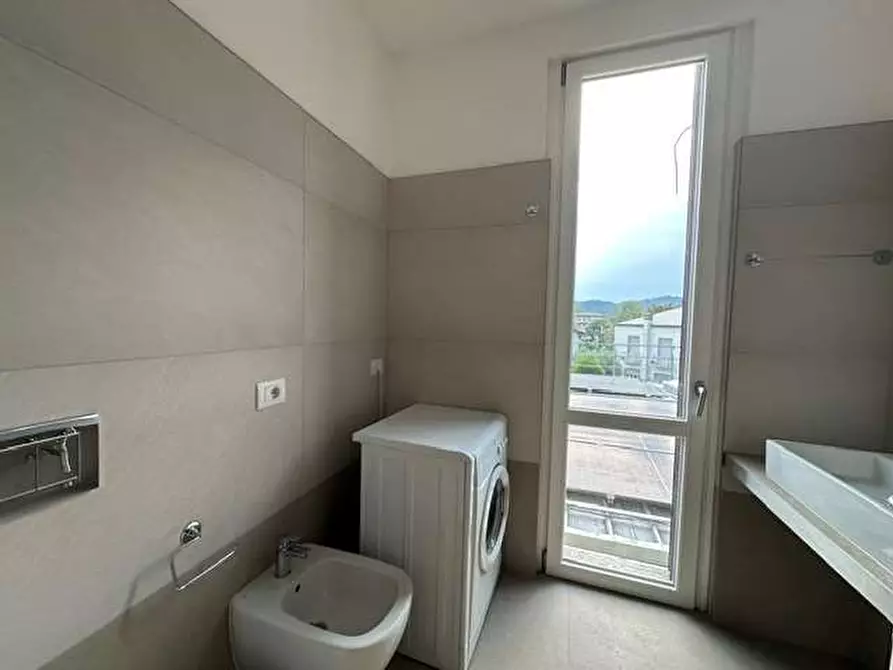Immagine 16 di Porzione di villa in vendita  in Via beato Geremia Lambertenghi a Como