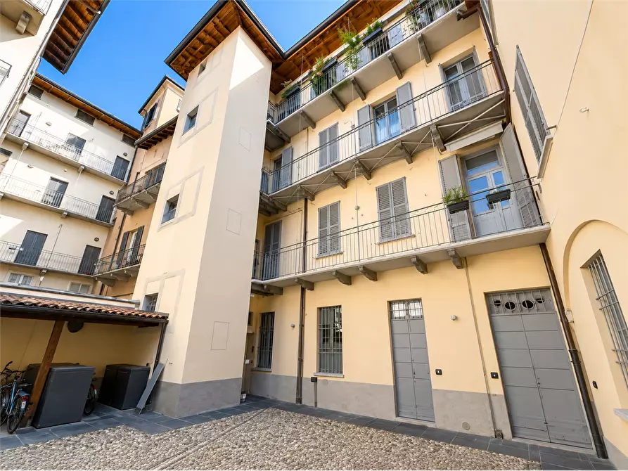 Immagine 22 di Appartamento in affitto  in Via Vittorio Emanuele II 19 a Como
