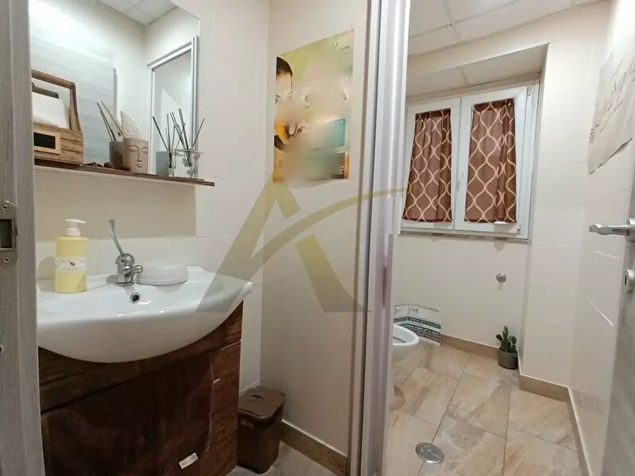 Immagine 9 di Locale commerciale in vendita  in Via S. Girolamo Miani 9 a Velletri