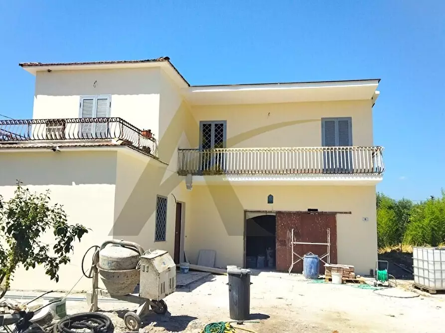 Immagine 1 di Villa in vendita  in Via Fontana Parata 4 a Velletri