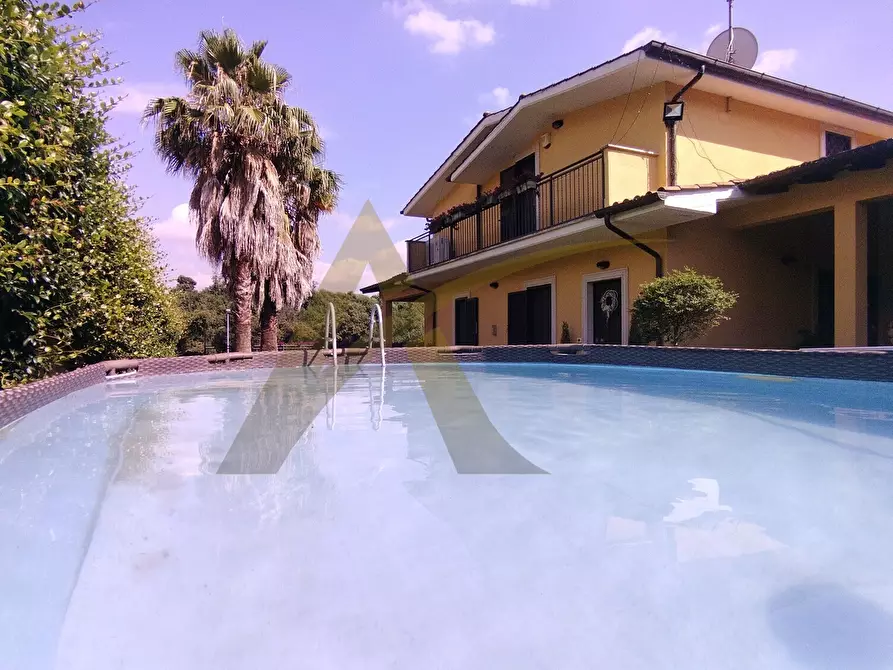 Immagine 1 di Villa in vendita  in Via Colle Fontana 11/a a Lariano