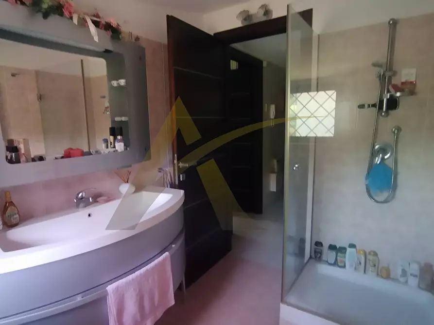 Immagine 9 di Villa in vendita  in Via Colle Fontana 11/a a Lariano