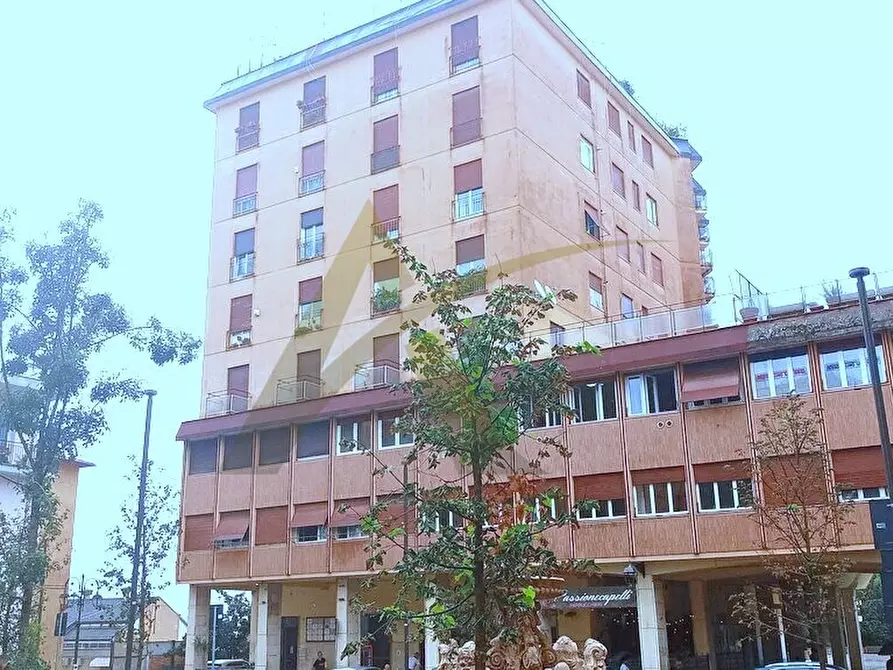 Immagine 1 di Appartamento in vendita  in Piazza Cairoli 1 a Velletri