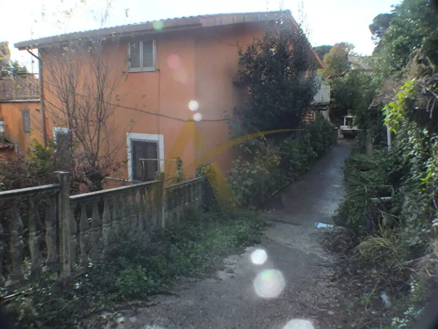 Immagine 1 di Villa in vendita  in Via Ponte Veloce 35 a Velletri