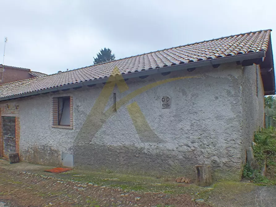 Immagine 2 di Casa colonica in vendita  in via contrada comune 87 a Velletri