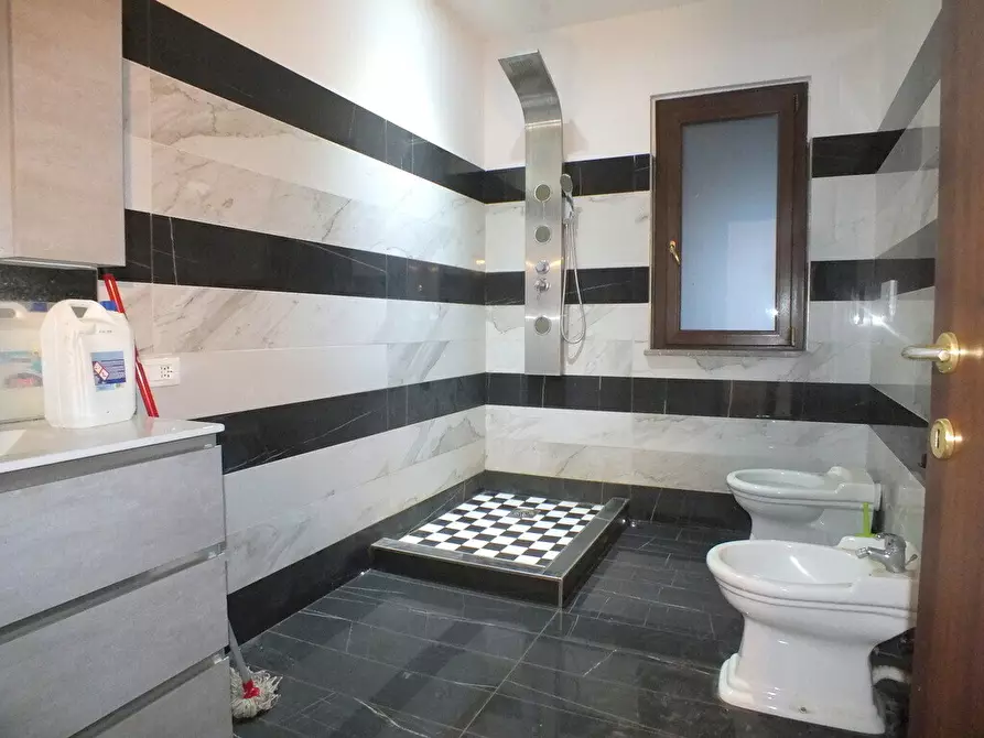 Immagine 7 di Villa in vendita  in Via Appia Antica 209 a Velletri