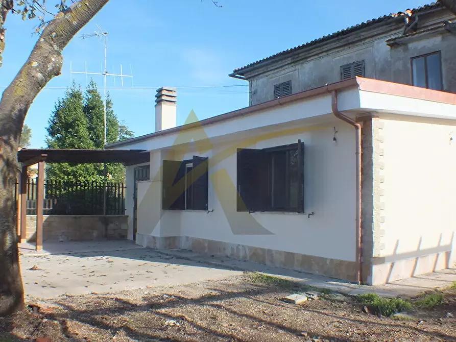 Immagine 1 di Villa in vendita  in Via Casale Capitancelli 13 a Velletri