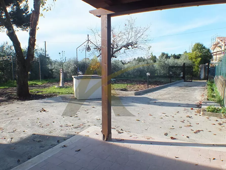 Immagine 4 di Villa in vendita  in Via Casale Capitancelli 13 a Velletri