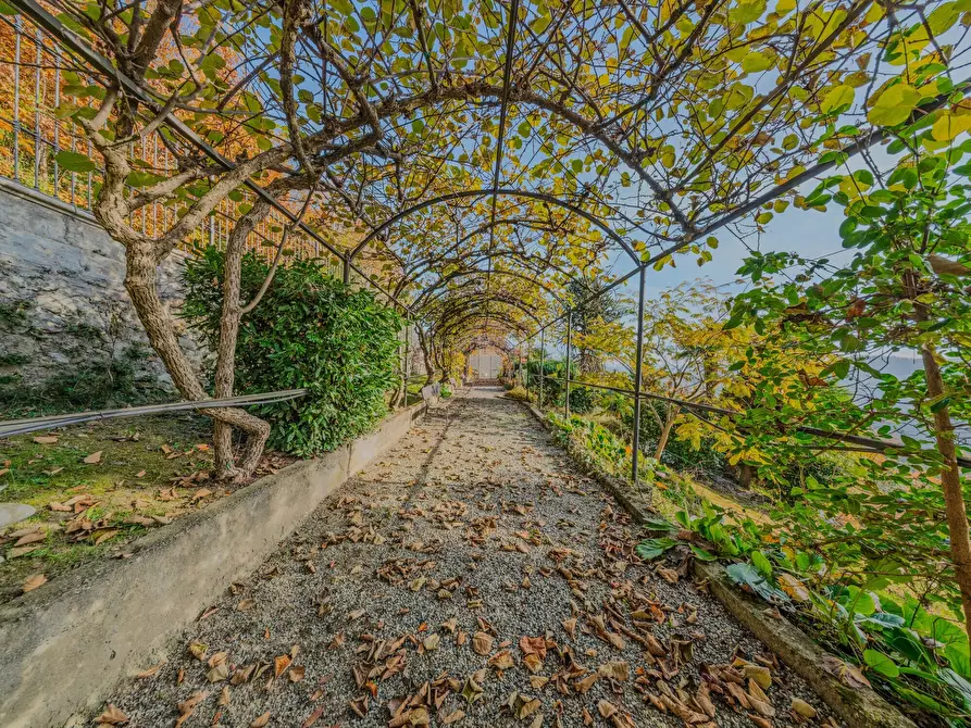 Immagine 26 di Villa in vendita  in Strada Moncanino 6 a Andezeno