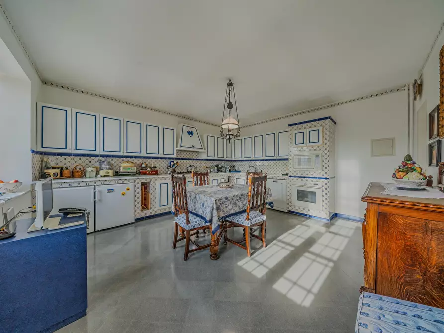 Immagine 34 di Villa in vendita  in Strada Moncanino 6 a Andezeno