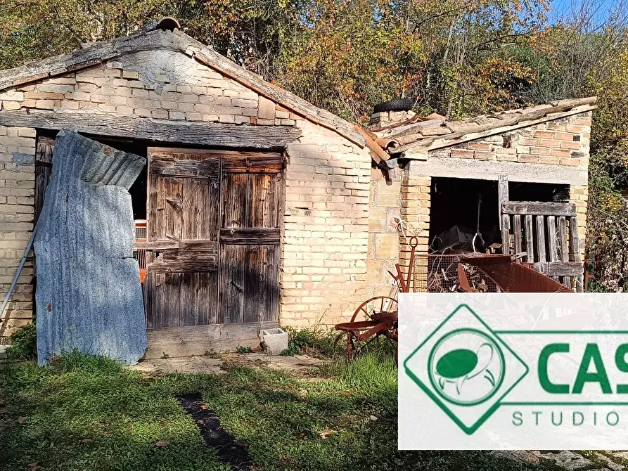 Immagine 3 di Magazzino in vendita  in CONTRADA FURIASSE a Macerata