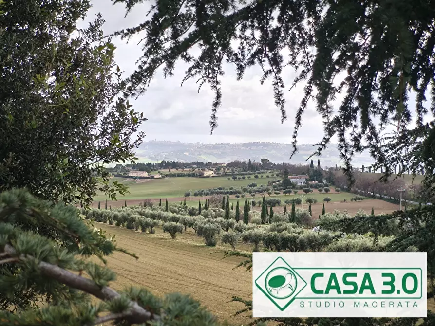 Immagine 2 di Villa in vendita  in CONTRADA CIMARELLA 14 a Macerata