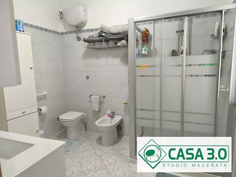 Immagine 10 di Villa in vendita  in CONTRADA CIMARELLA 14 a Macerata