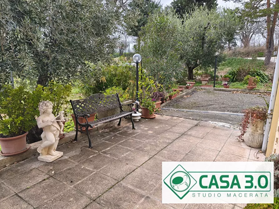 Immagine 17 di Villa in vendita  in CONTRADA CIMARELLA 14 a Macerata