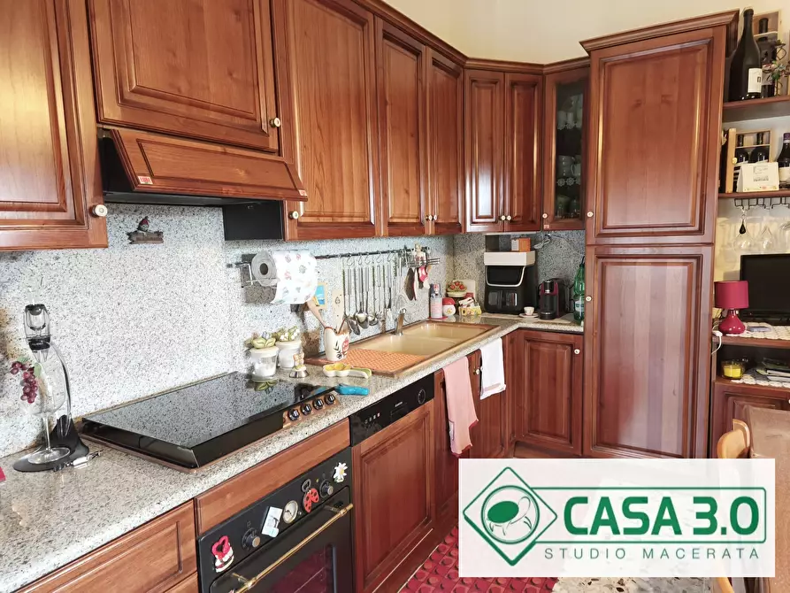 Immagine 11 di Villa in vendita  in CONTRADA CIMARELLA 14 a Macerata